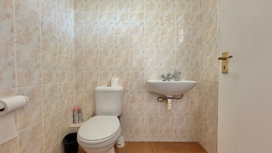 3 Bedroom Property for Sale in Mountainside Western Cape